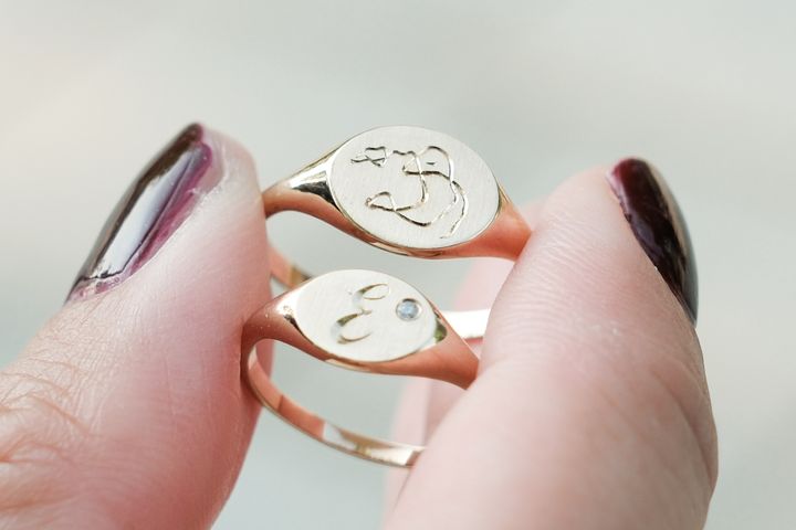 Oval signet