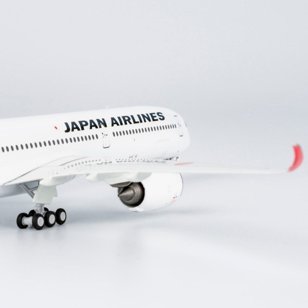 tw-11134207-820ld-moj786pmhxxp58