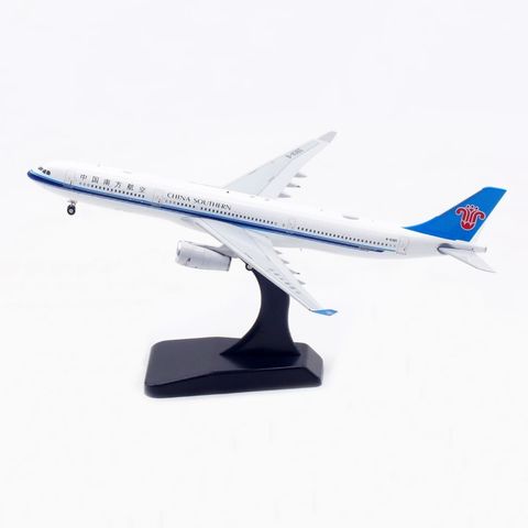 tw-11134207-820lf-mojejwc8rfnzb4