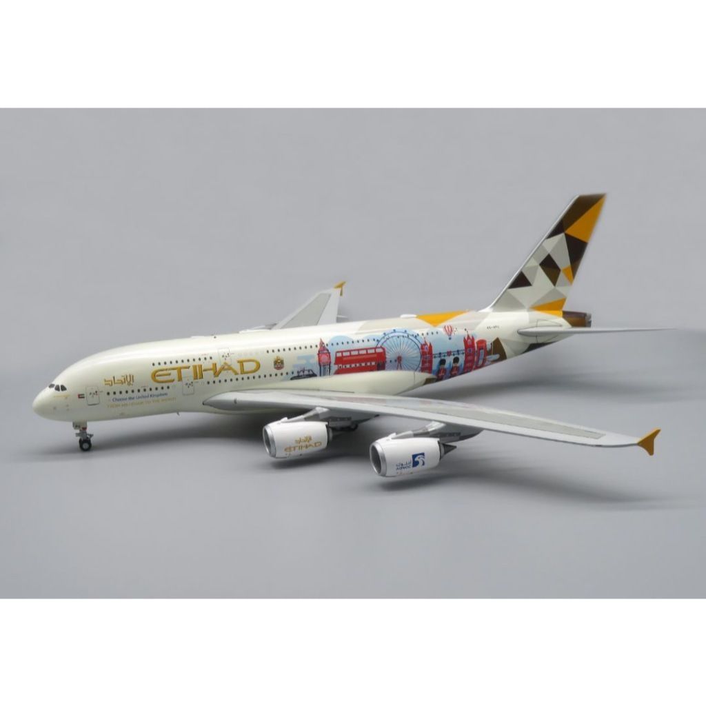 tw-11134207-820lg-mpx92u0k03yk9b