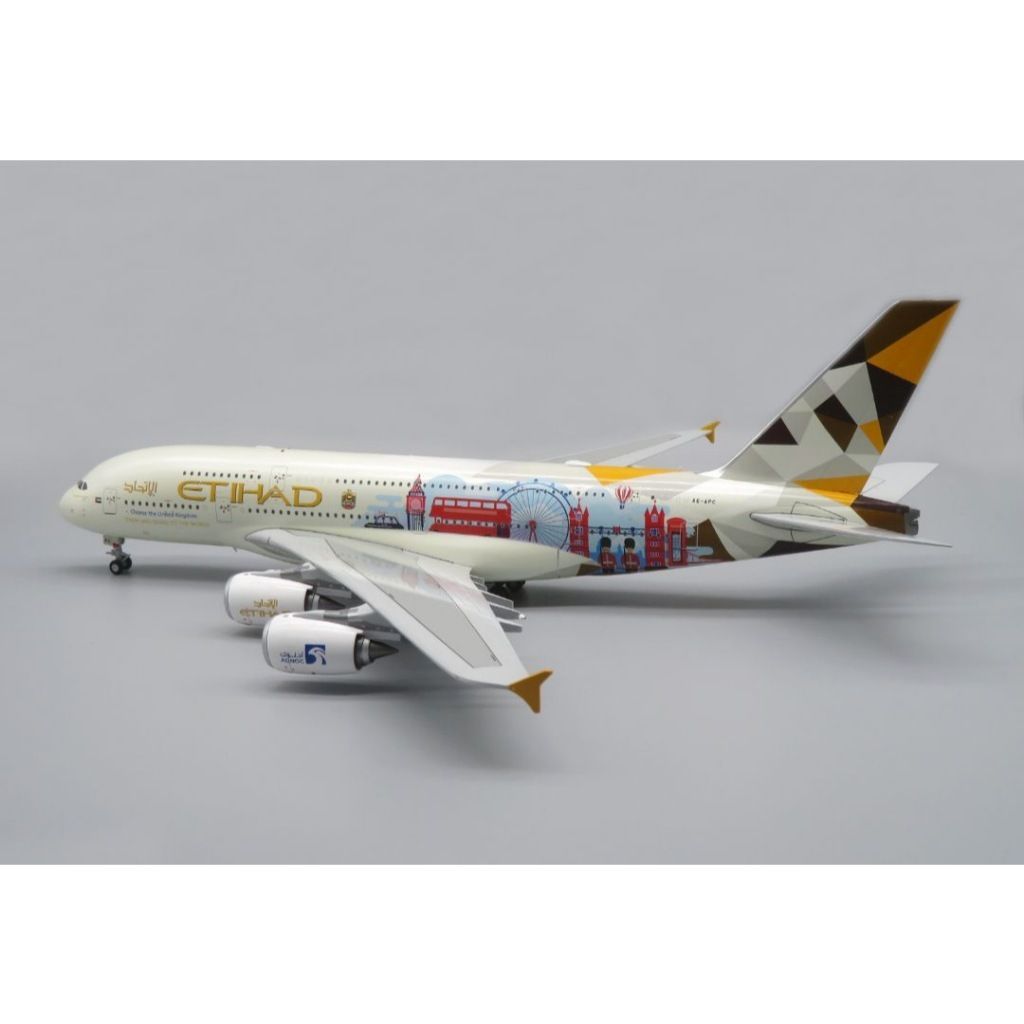 tw-11134207-820lf-mpx92u0kjrwv06