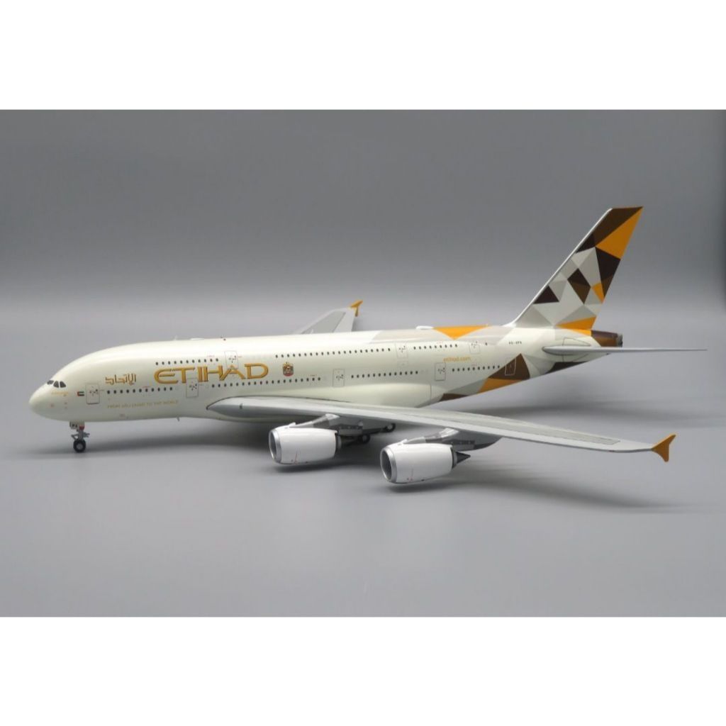 tw-11134207-820la-mpx8zlry4mbk89