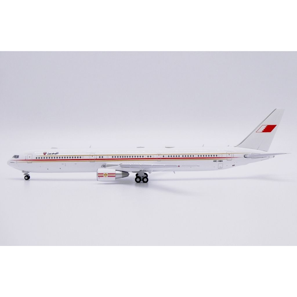 tw-11134207-820l8-ms6wbi95czk051