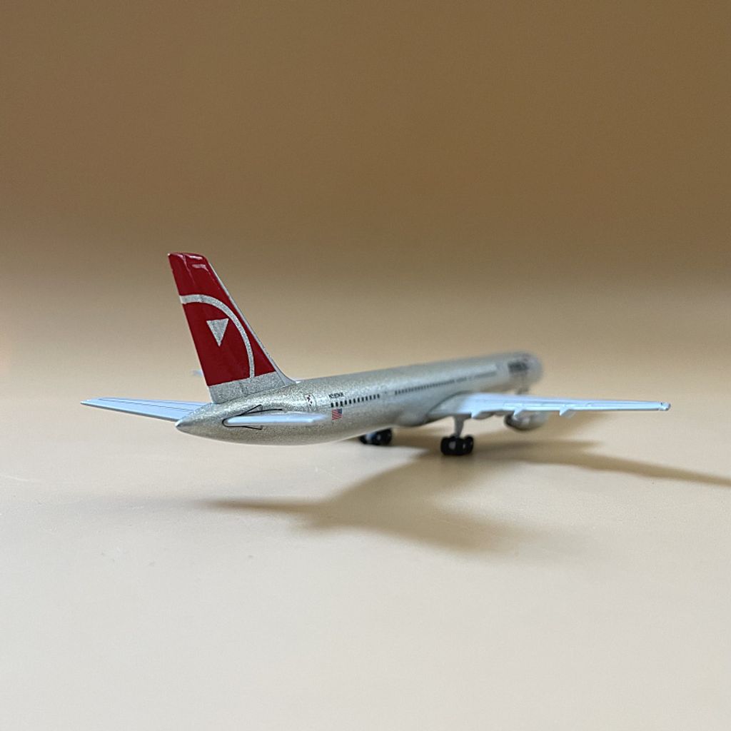 tw-11134207-23030-c1js9z9s19nv07