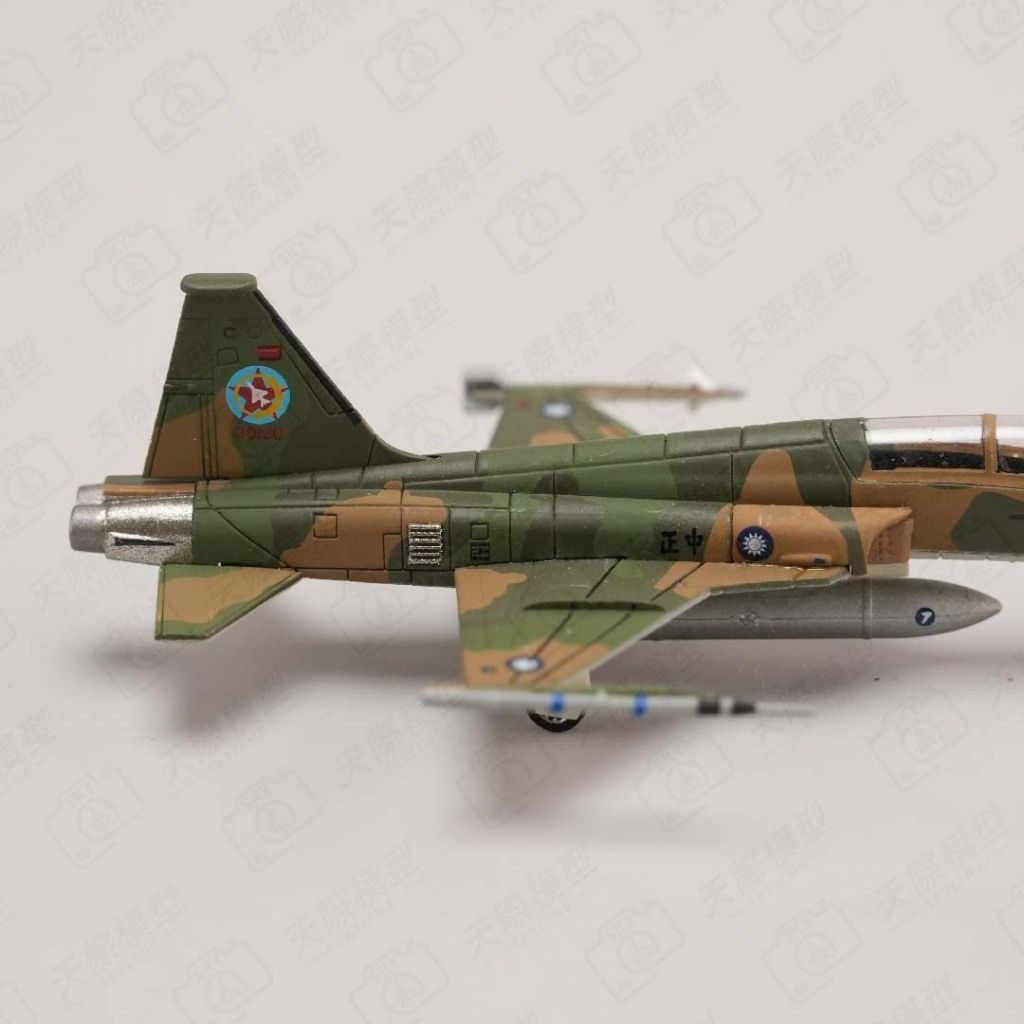 tw-11134207-7ra0r-mc95i95slaq6cd