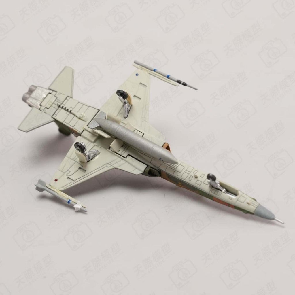 tw-11134207-7ra0p-mc95i95slb3l6c