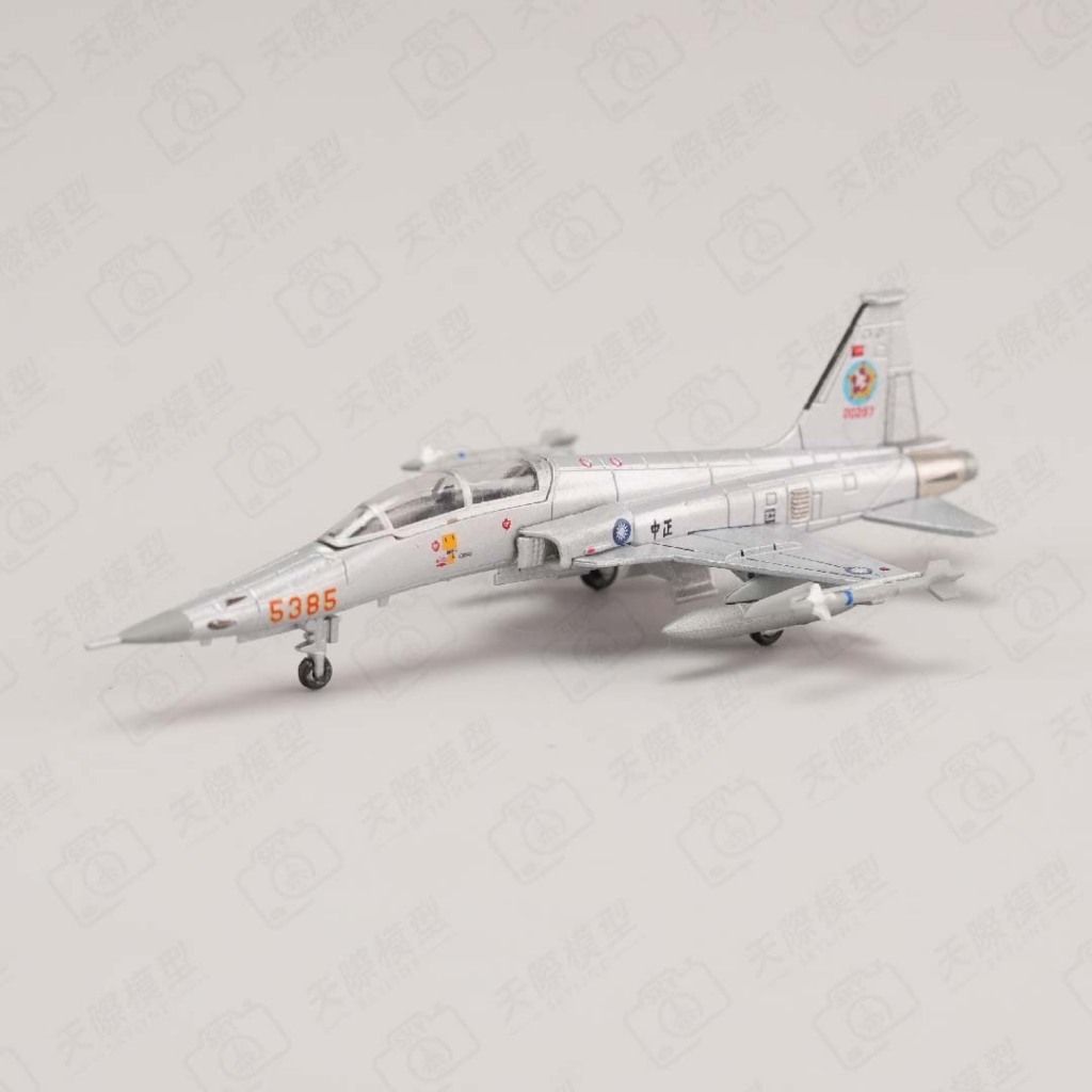 tw-11134207-7ra0s-mc95kbgtupv52a