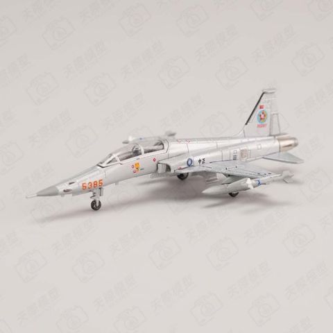 tw-11134207-7ra0s-mc95kbgtupv52a