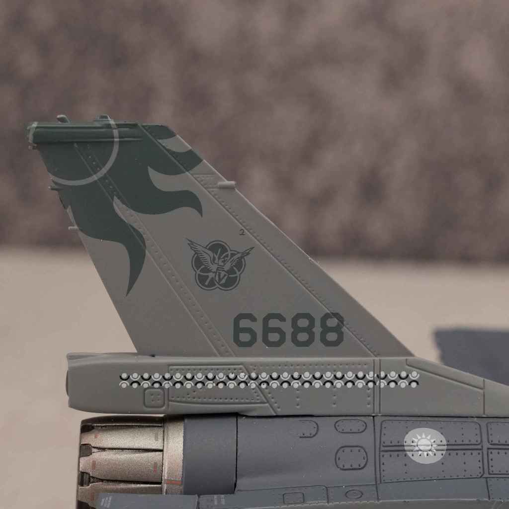 tw-11134207-81ztd-me8p9vzpt14x5b