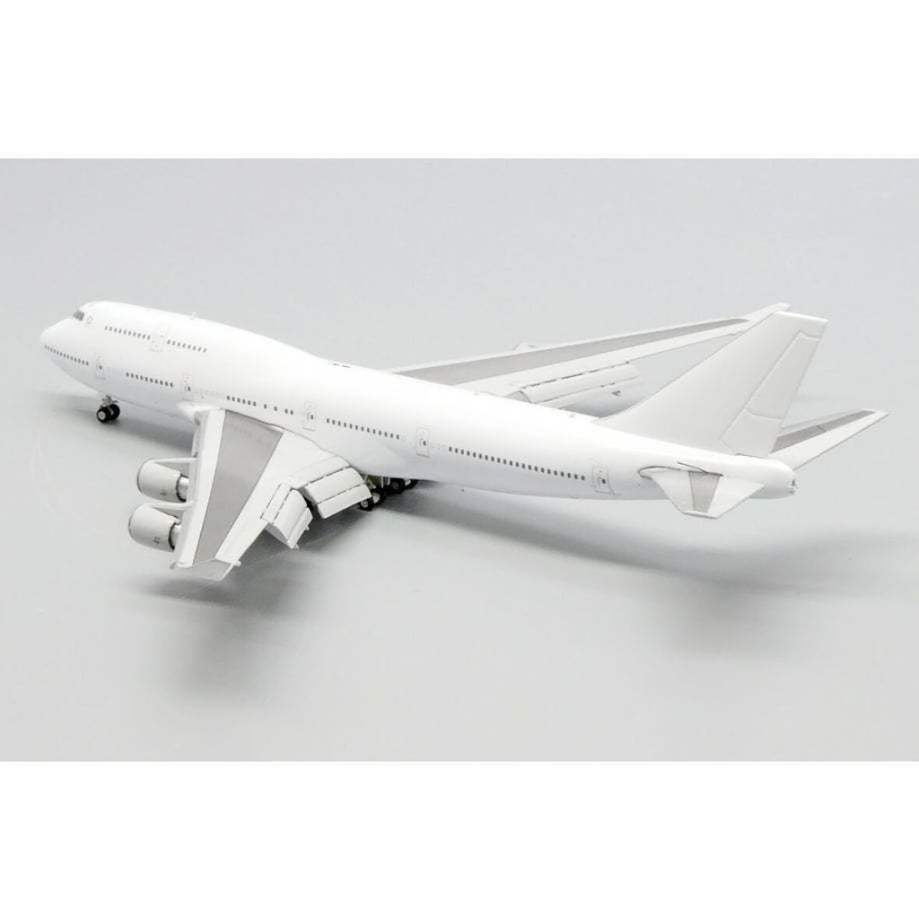 tw-11134207-81ztk-mewcdq2aq29v9b