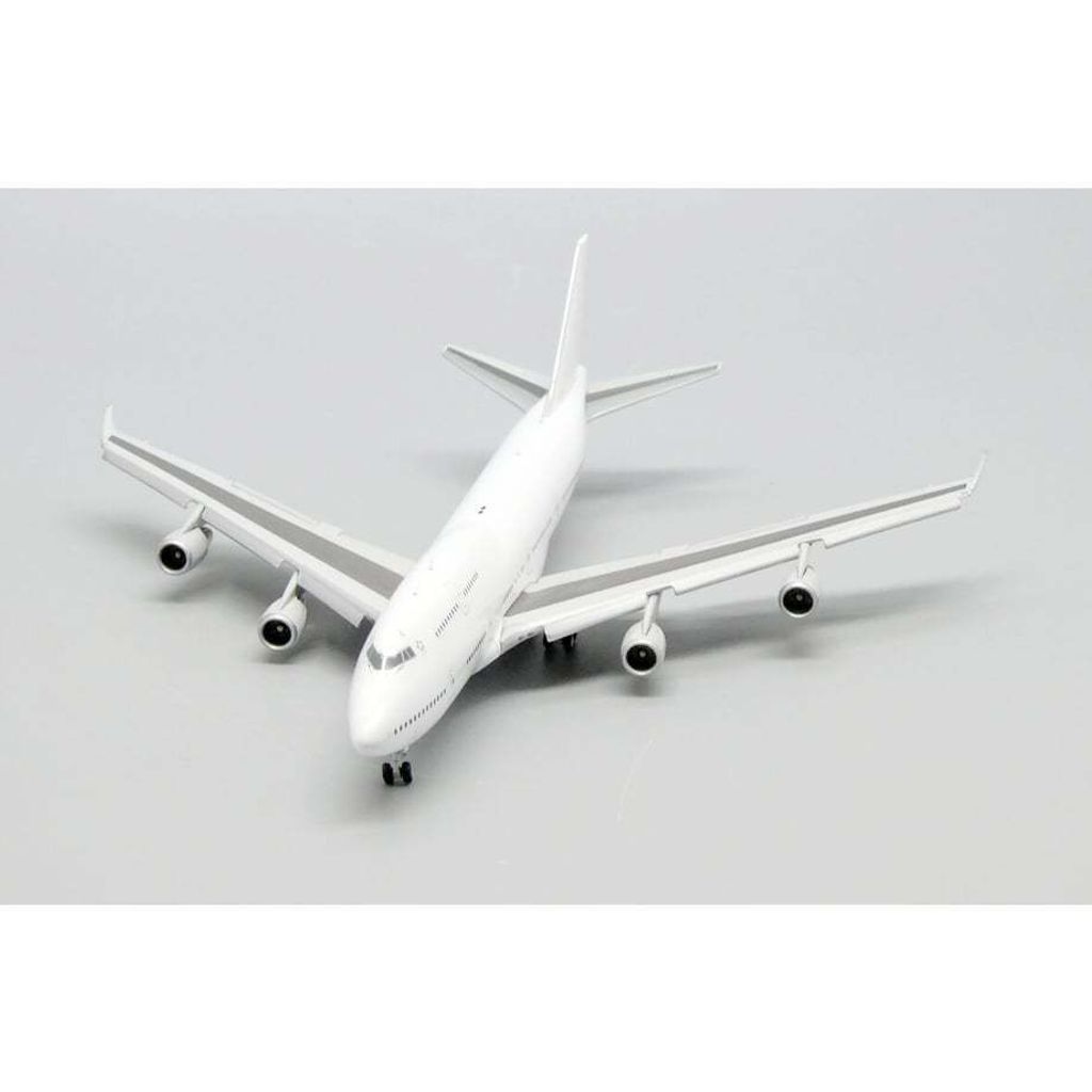 tw-11134207-81zto-mewcdq25m1vr42