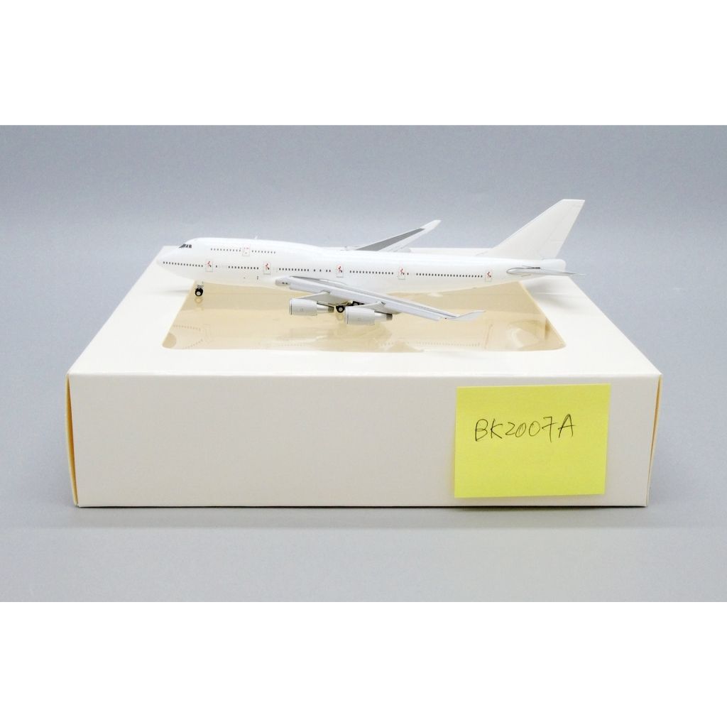 tw-11134207-81ztm-mewgcxbz6wav70