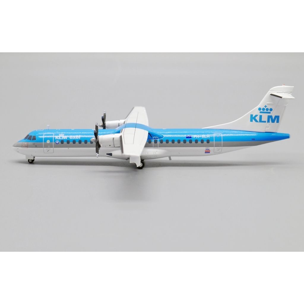 tw-11134207-81ztg-mezrxixp12j3f5