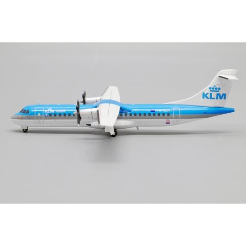tw-11134207-81ztg-mezrxixp12j3f5