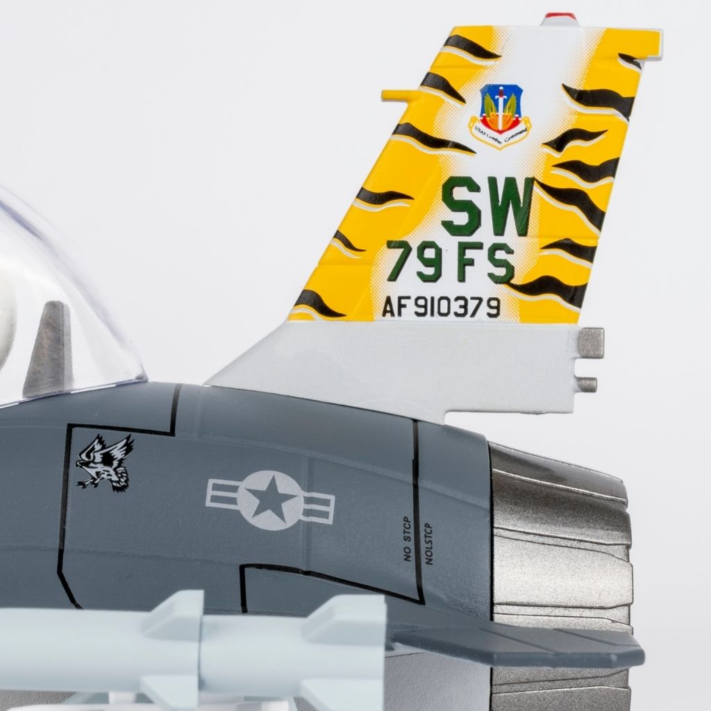 tw-11134207-81zti-mhbqi2e5wpvy8a