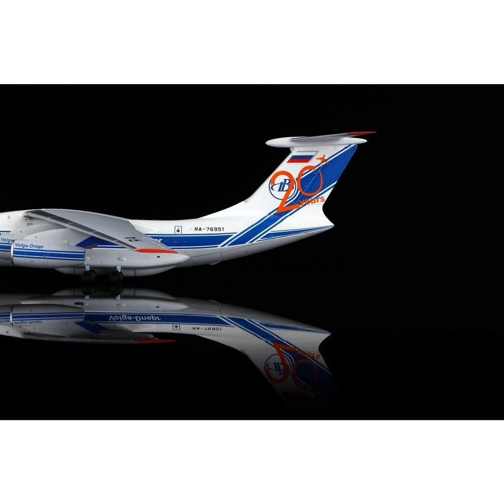 tw-11134207-81ztm-mhbv3go6h1jd8f