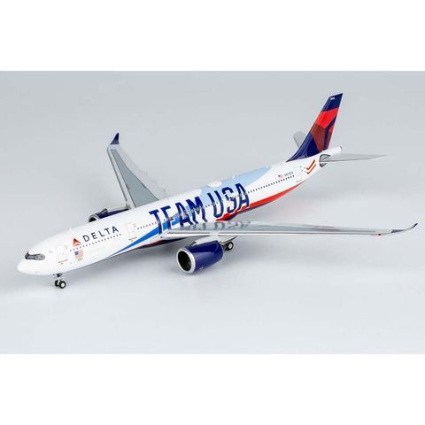 tw-11134207-820la-mkku4li3r404d6