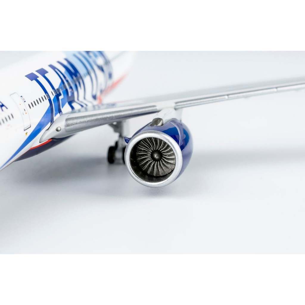 tw-11134207-820lg-mkku4li37g1v39