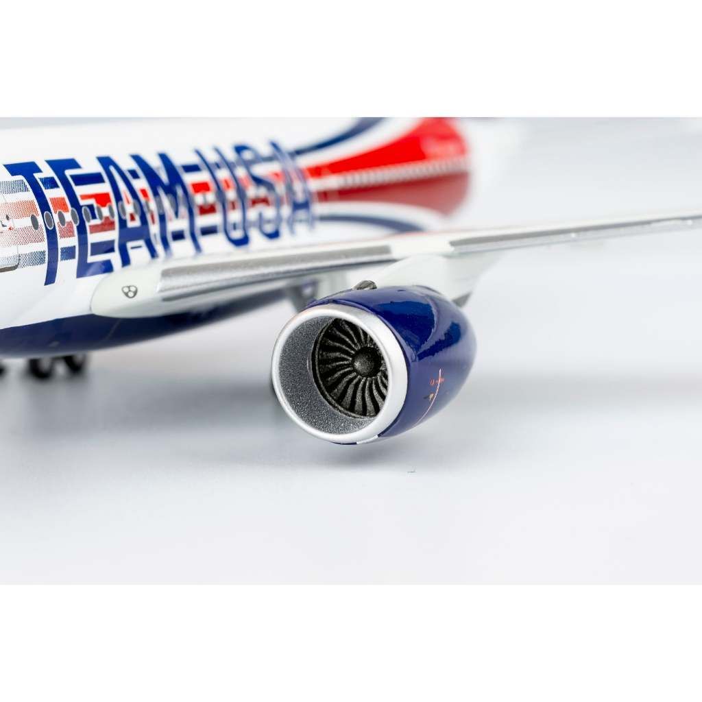 tw-11134207-820l9-mkktscn6598g95