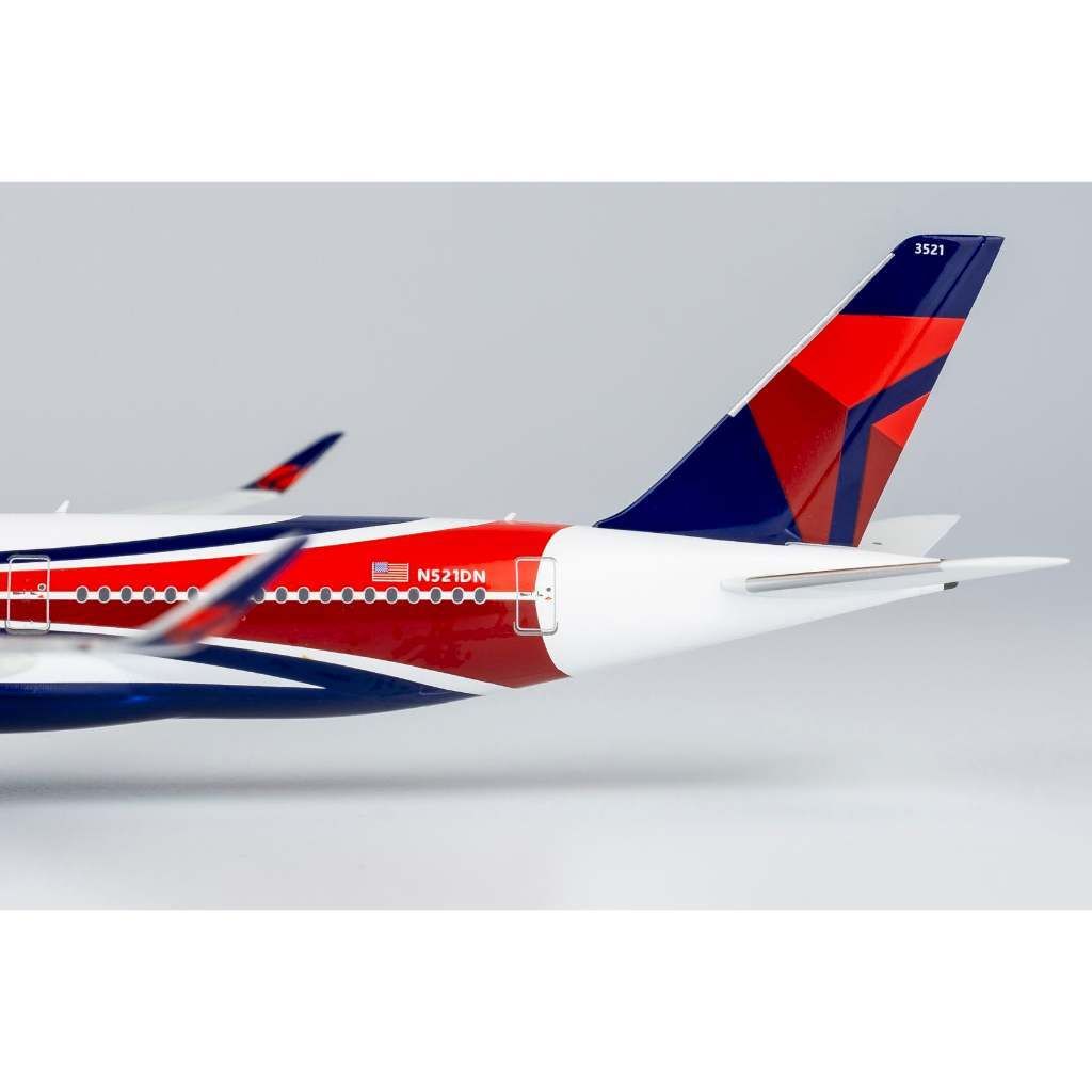 tw-11134207-820li-mkktscmw1g5c4c