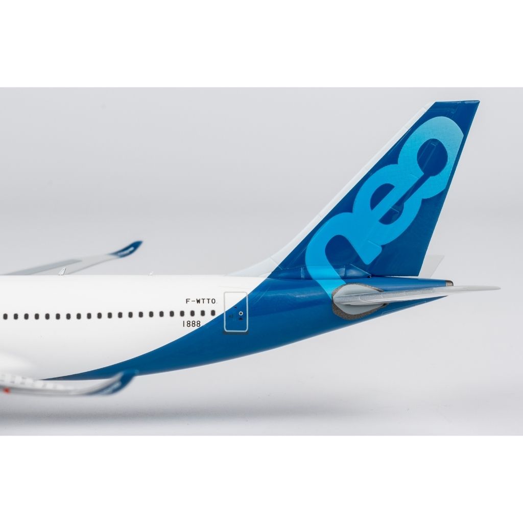 tw-11134207-820lf-mkksnj30lb7q81