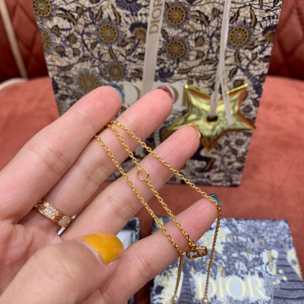 DIOR 項鍊1