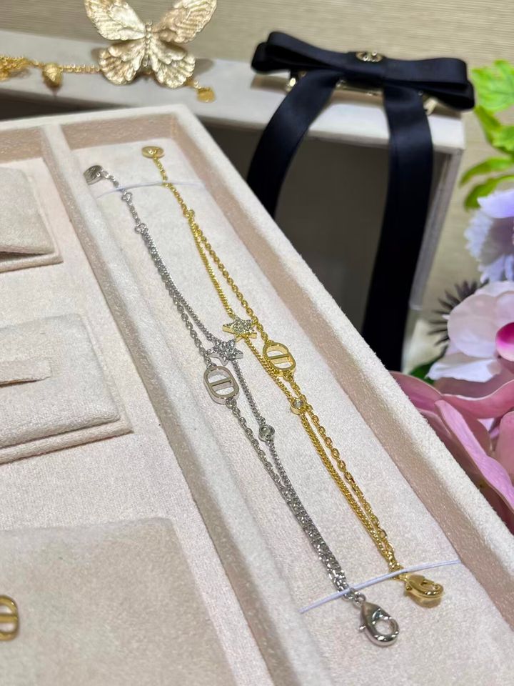 DIOR 手鍊7