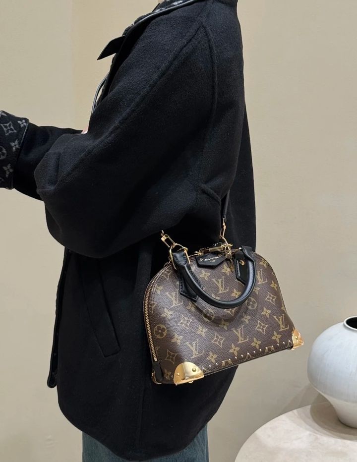 LV ALMA TRUNK BB 金屬護角和飾釘 手提斜背貝殼包 M26084