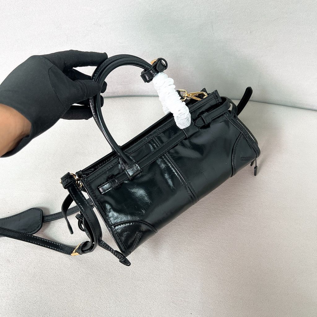 PRADA SOFT LUX 法棍包 黑色 MINI5