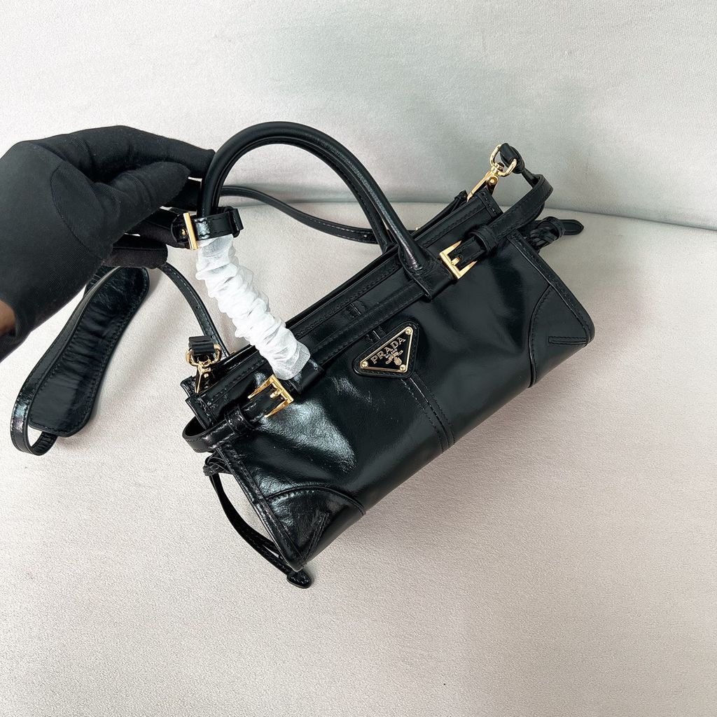 PRADA SOFT LUX 法棍包 黑色 MINI3