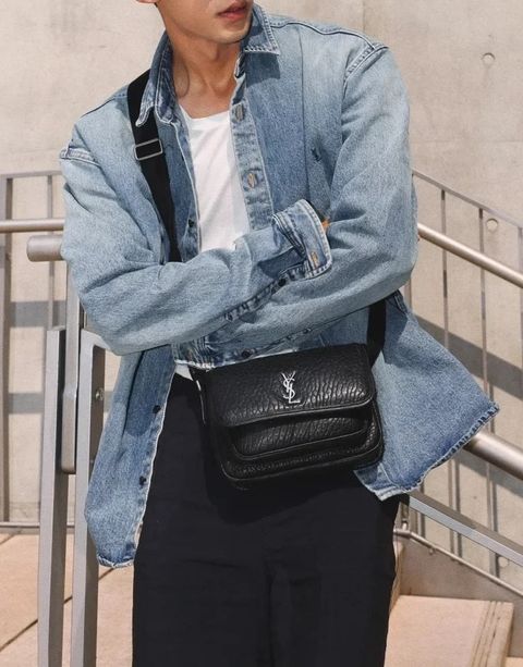 YSL NIKI 粒面羊皮郵差包3