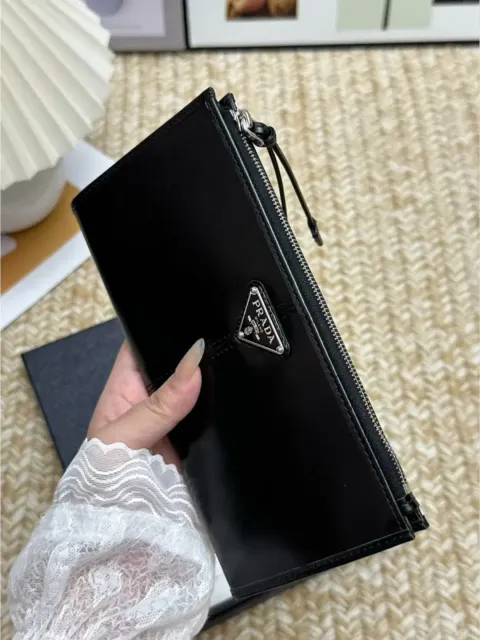 PRADA拉鏈長款錢包2