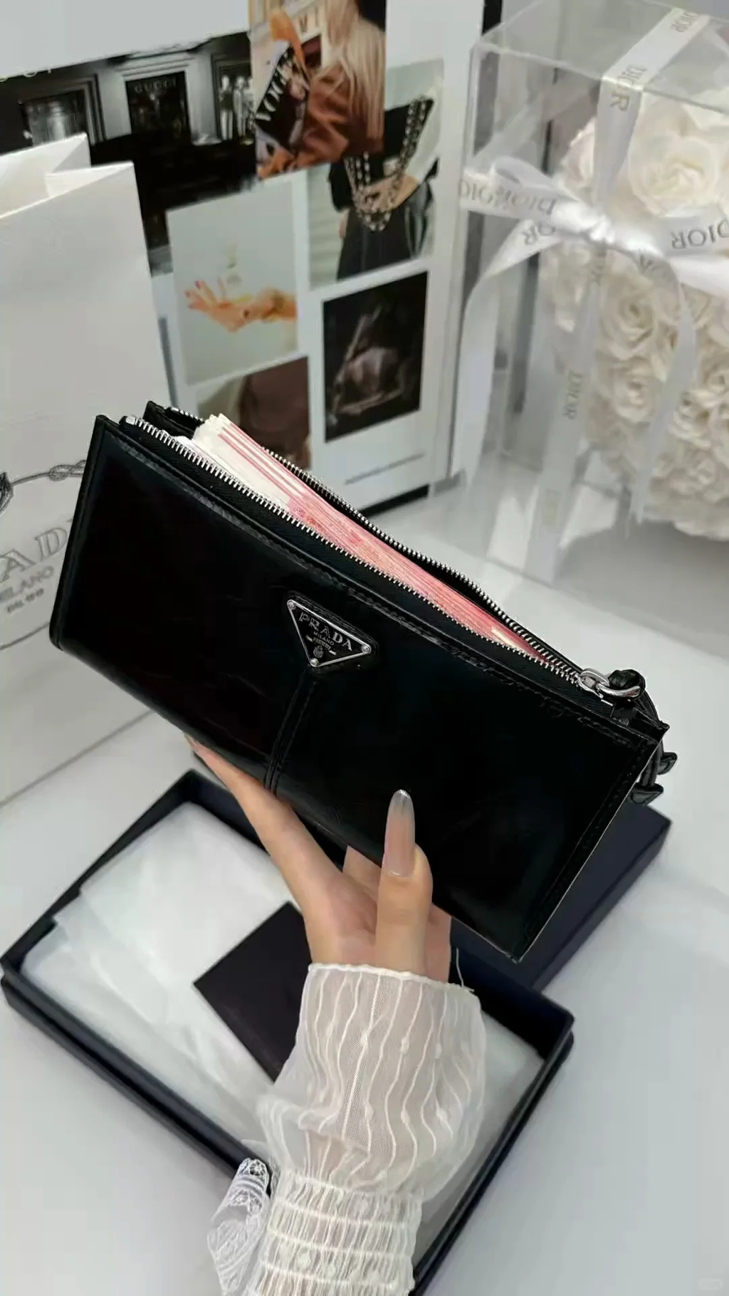PRADA拉鏈長款錢包1