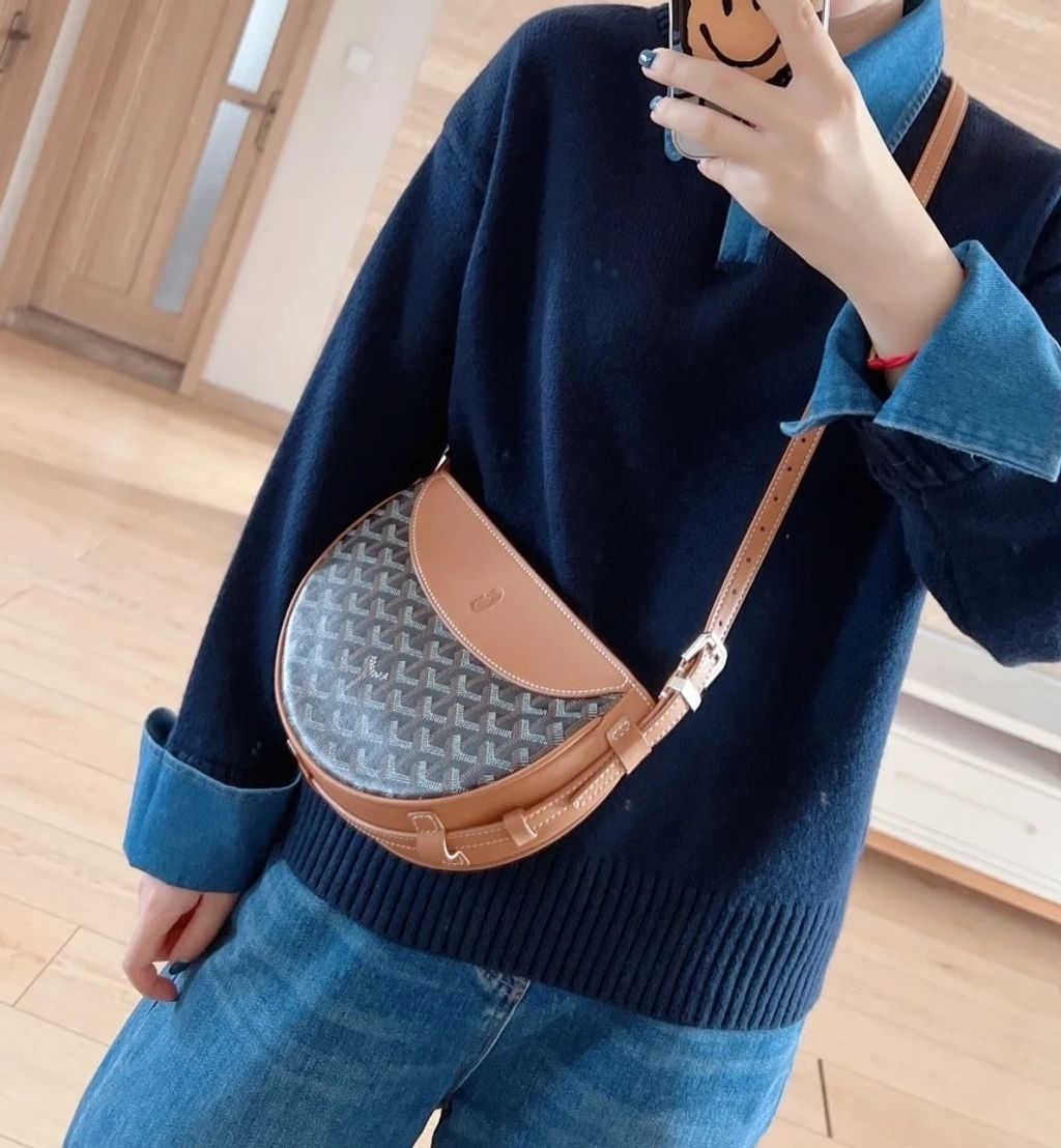 GOYARD HIRONDELLE 斜背半月包 燕子包1