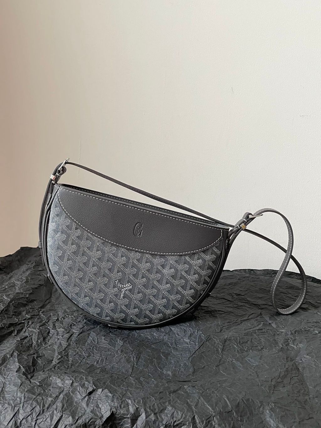 GOYARD HIRONDELLE 半月斜背包 三色1