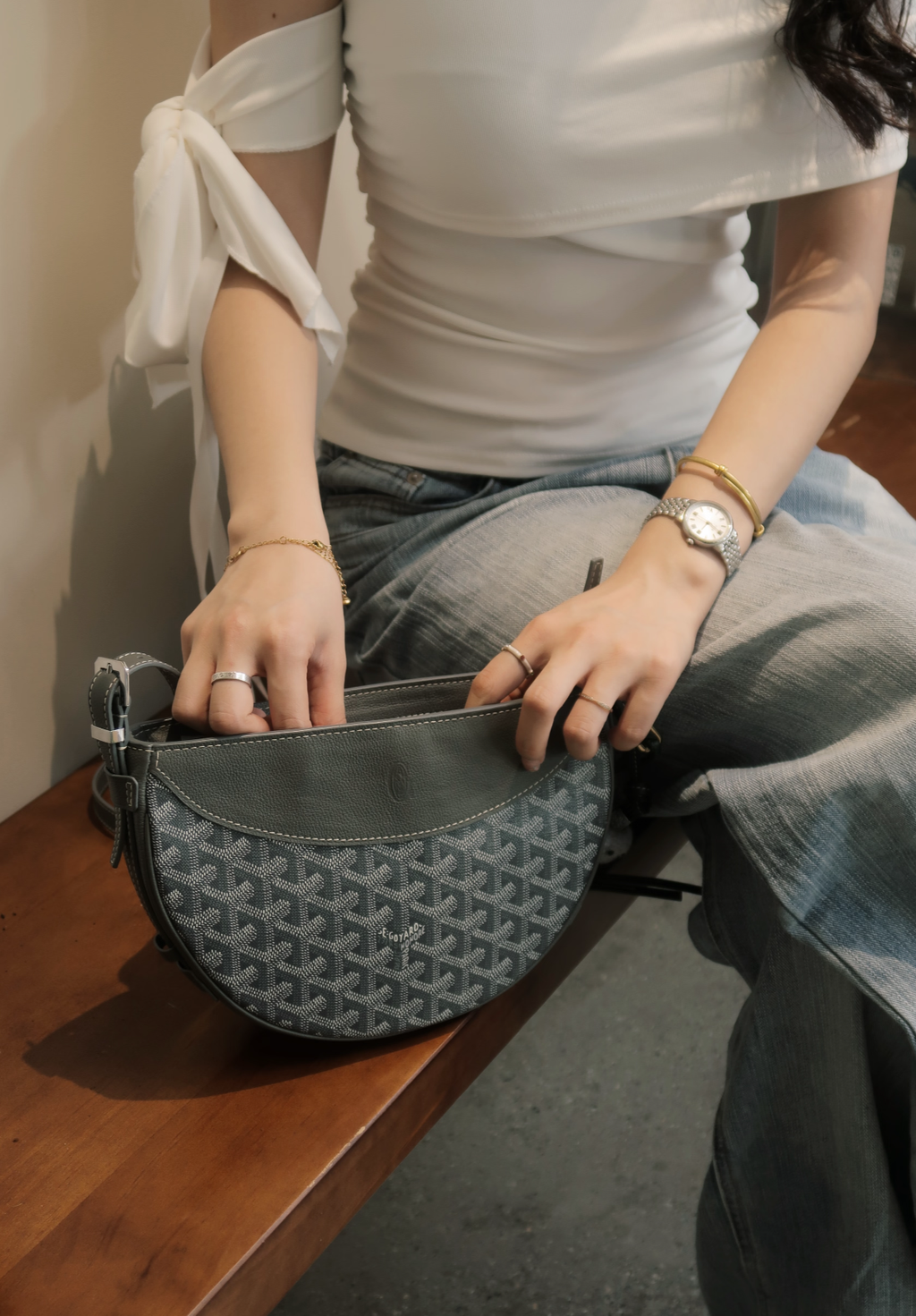 灰 GOYARD HIRONDELLE 斜背半月包 燕子包3