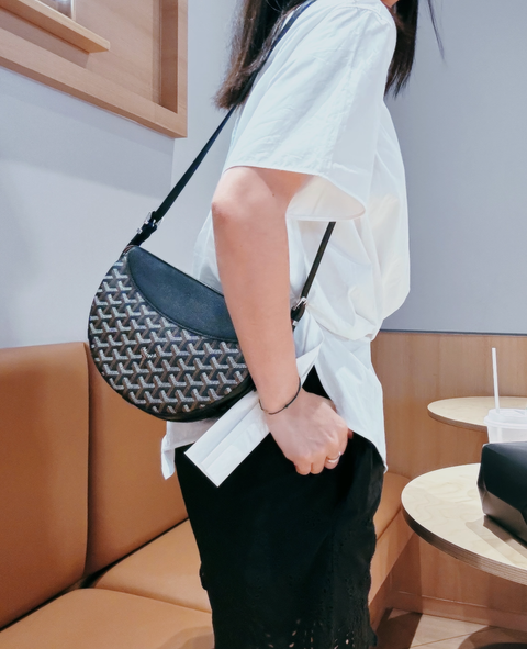GOYARD HIRONDELLE 斜背半月包 燕子包13