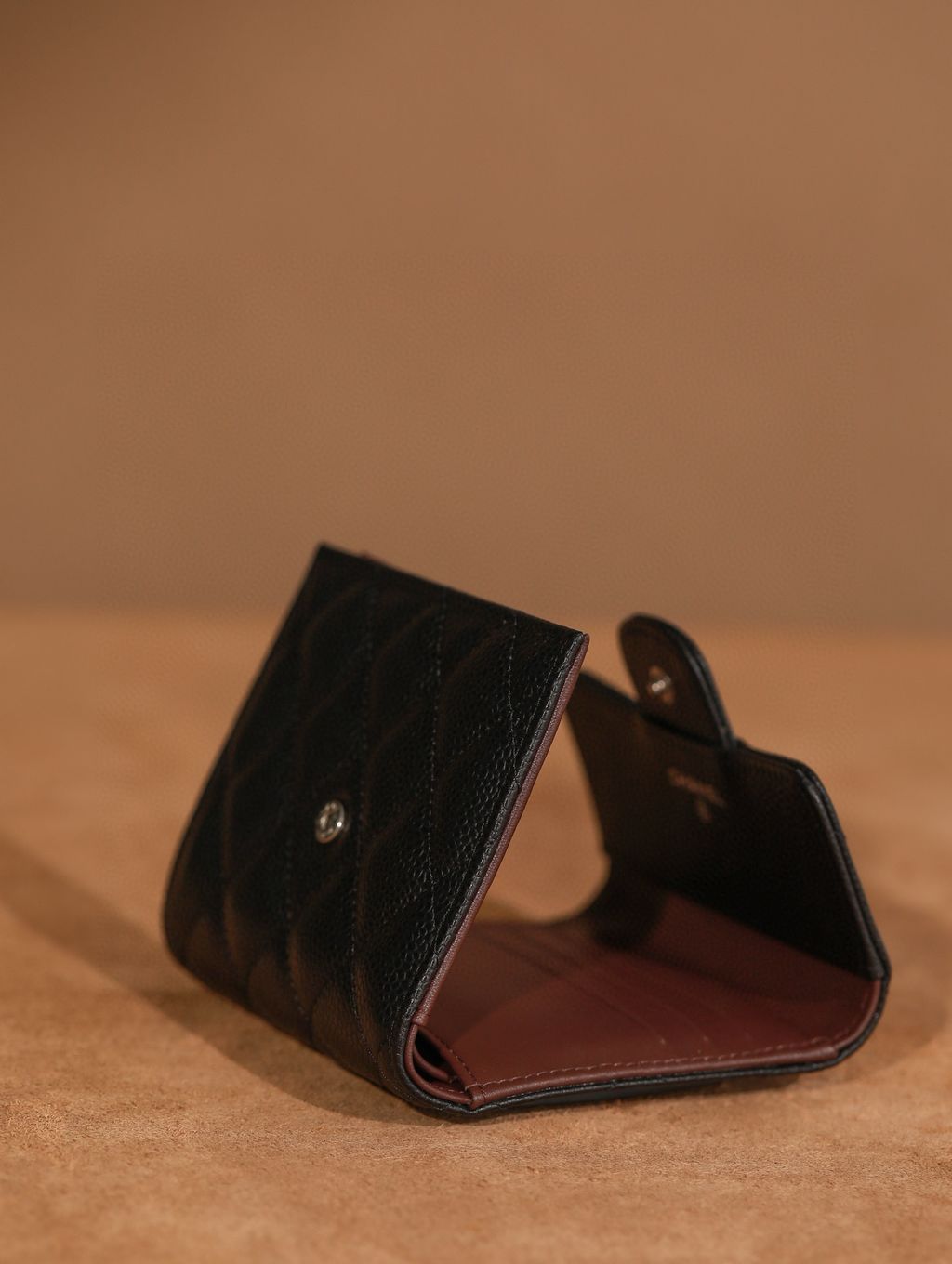 CHANEL ClASSICFlAP 魚子醬三折短夾 2936