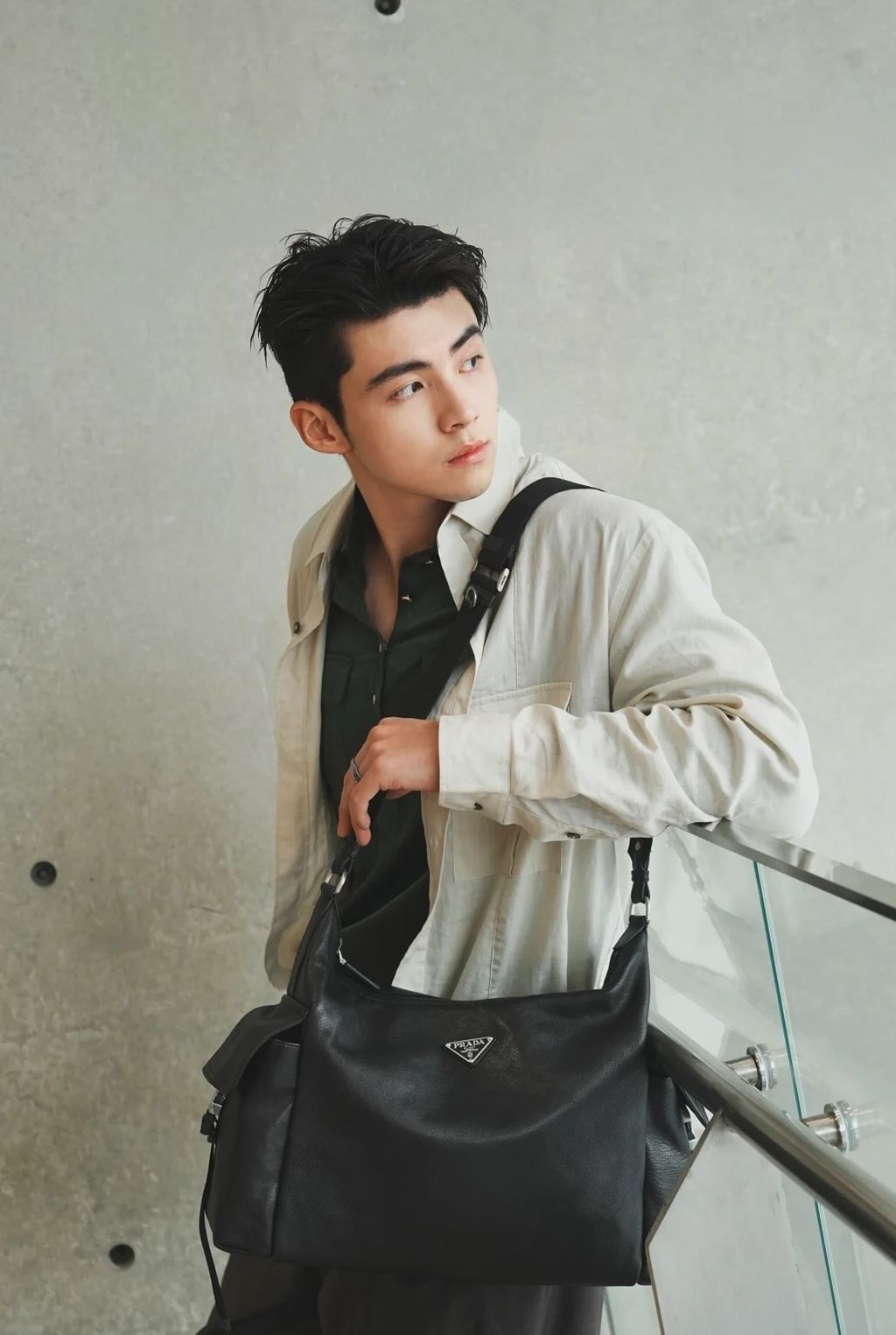PRADA 26SS EXPLORE 水牛皮手袋 黑色