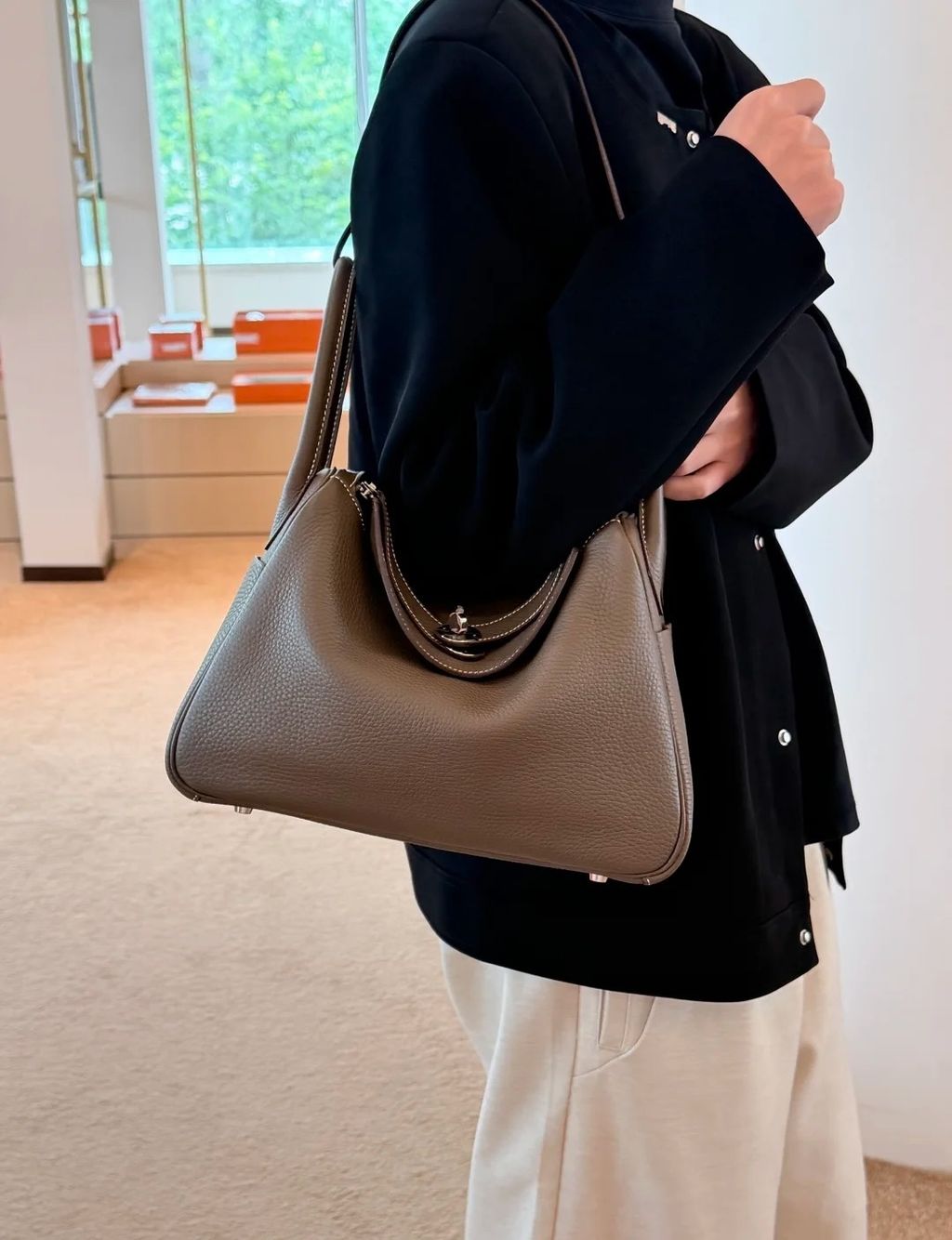HERMES LINDY CLEMENCE皮 18大象灰色 銀扣 琳迪包4