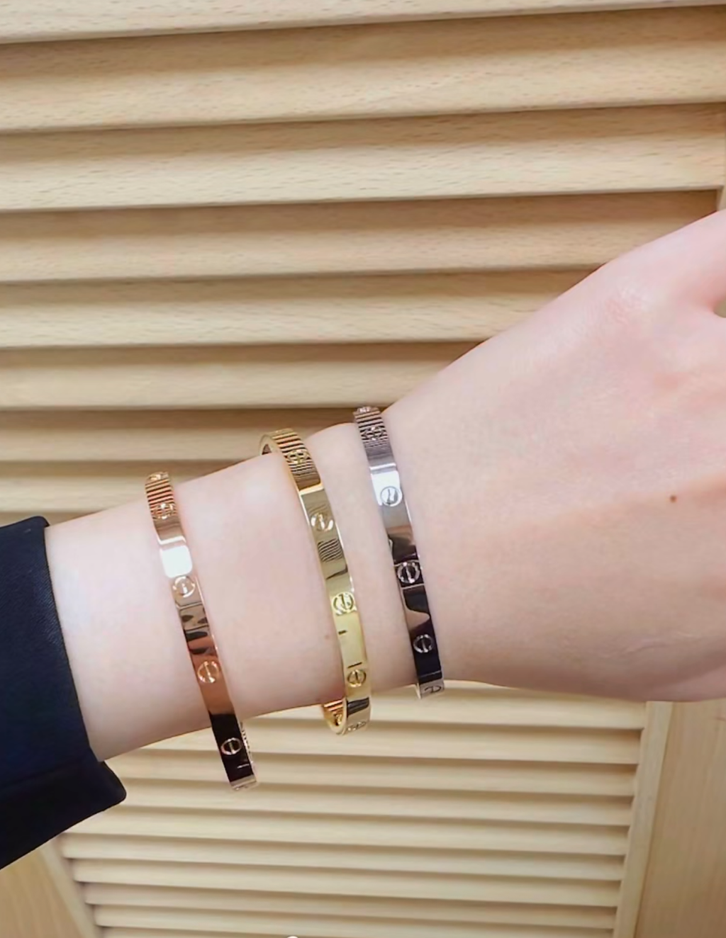 CARTIER LOVE 經典手環 中號 三色3