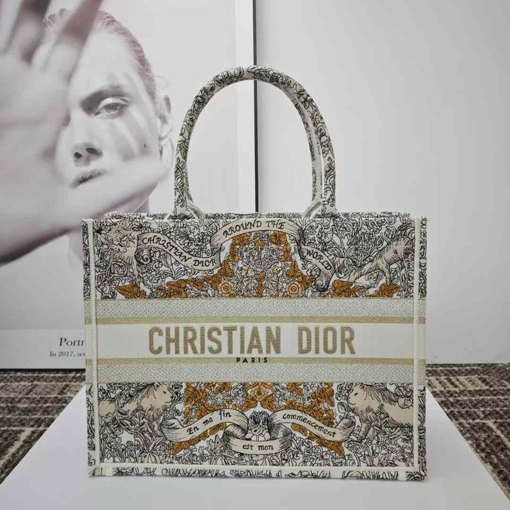 DIOR BOOK TOTE 托特包 奶油白 中號Annab   🍓 2024-11-11 12.34.14
