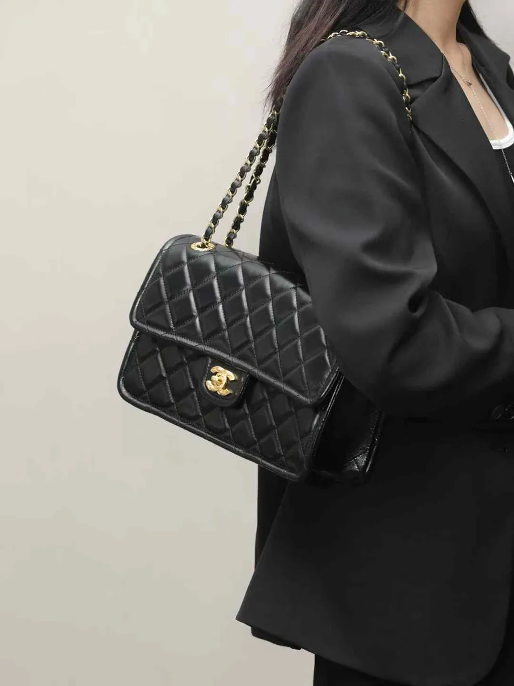 CHANEL 24K 鏈條豆腐郵差包 小號:大號