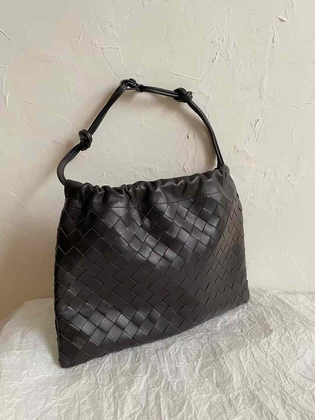 BOTTEGA VENETA 垃圾袋腋下包 多色10.58.45