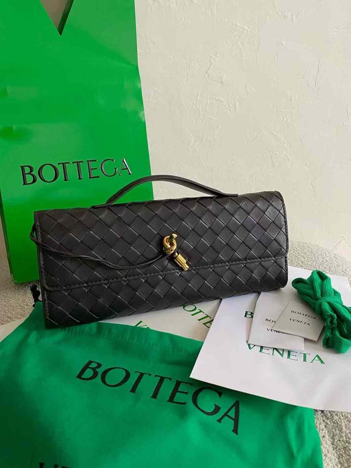 BOTTEGA VENETA ANDIAMO 手拿包 巧克力棕11.39.44