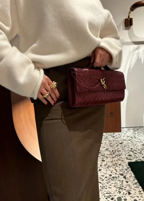 BOTTEGA VENETA ANDIAMO 手拿包 酒紅色0501