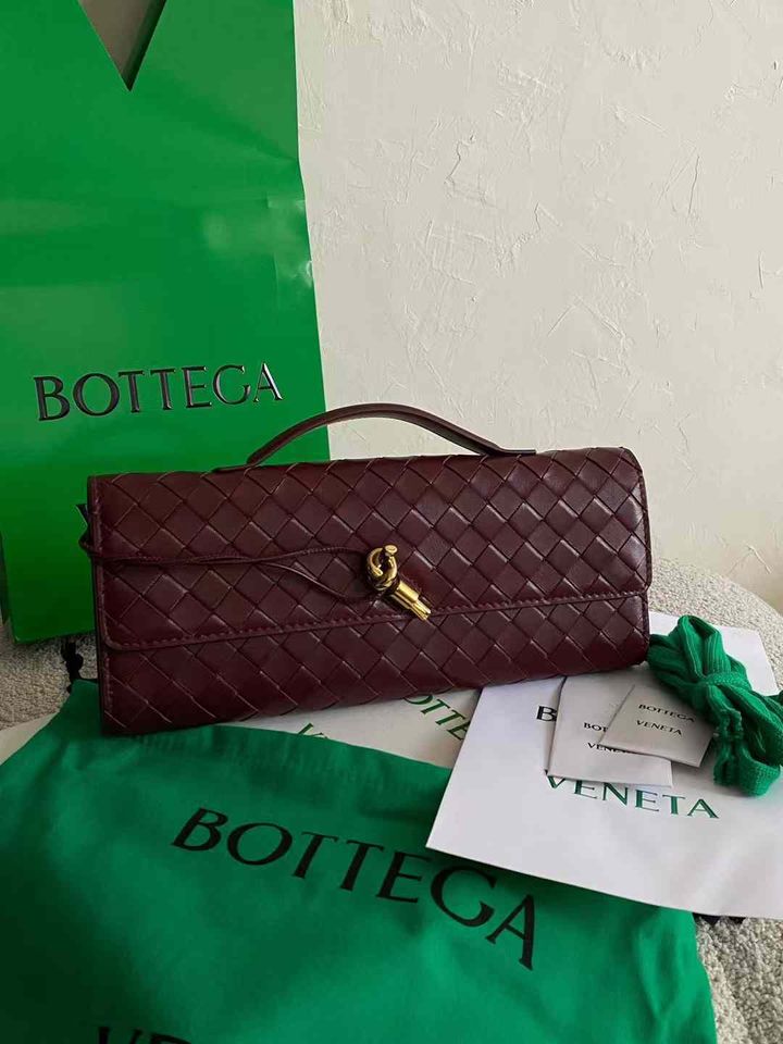 BOTTEGA VENETA ANDIAMO 手拿包 酒紅色 14.39.08