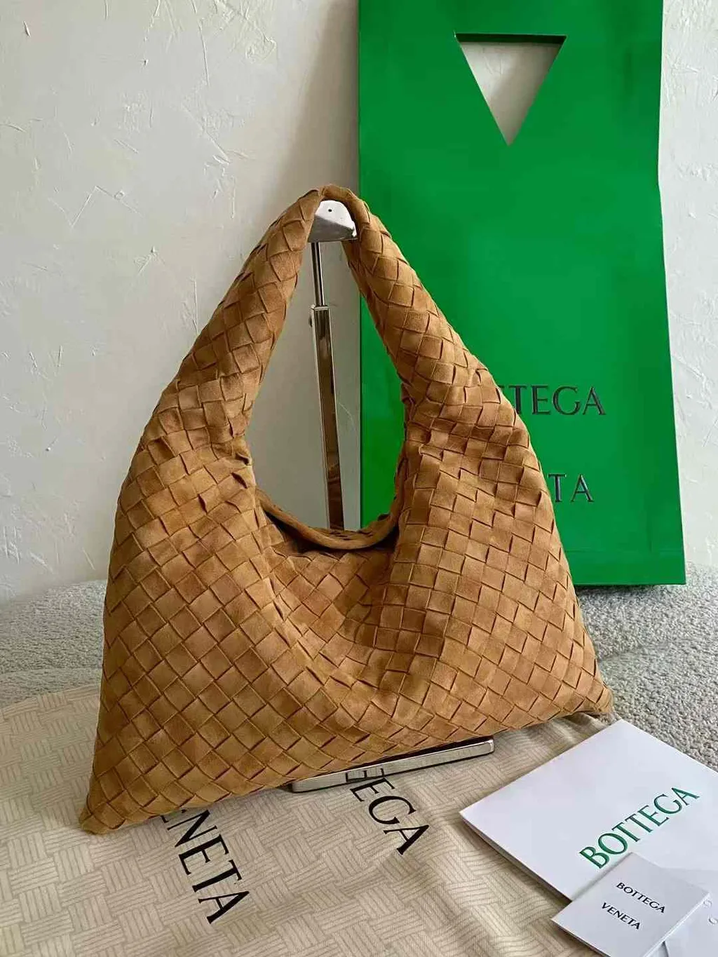 BOTTEGA VENETA HOP 麂皮肩背包 淺棕 小號 15.04.02