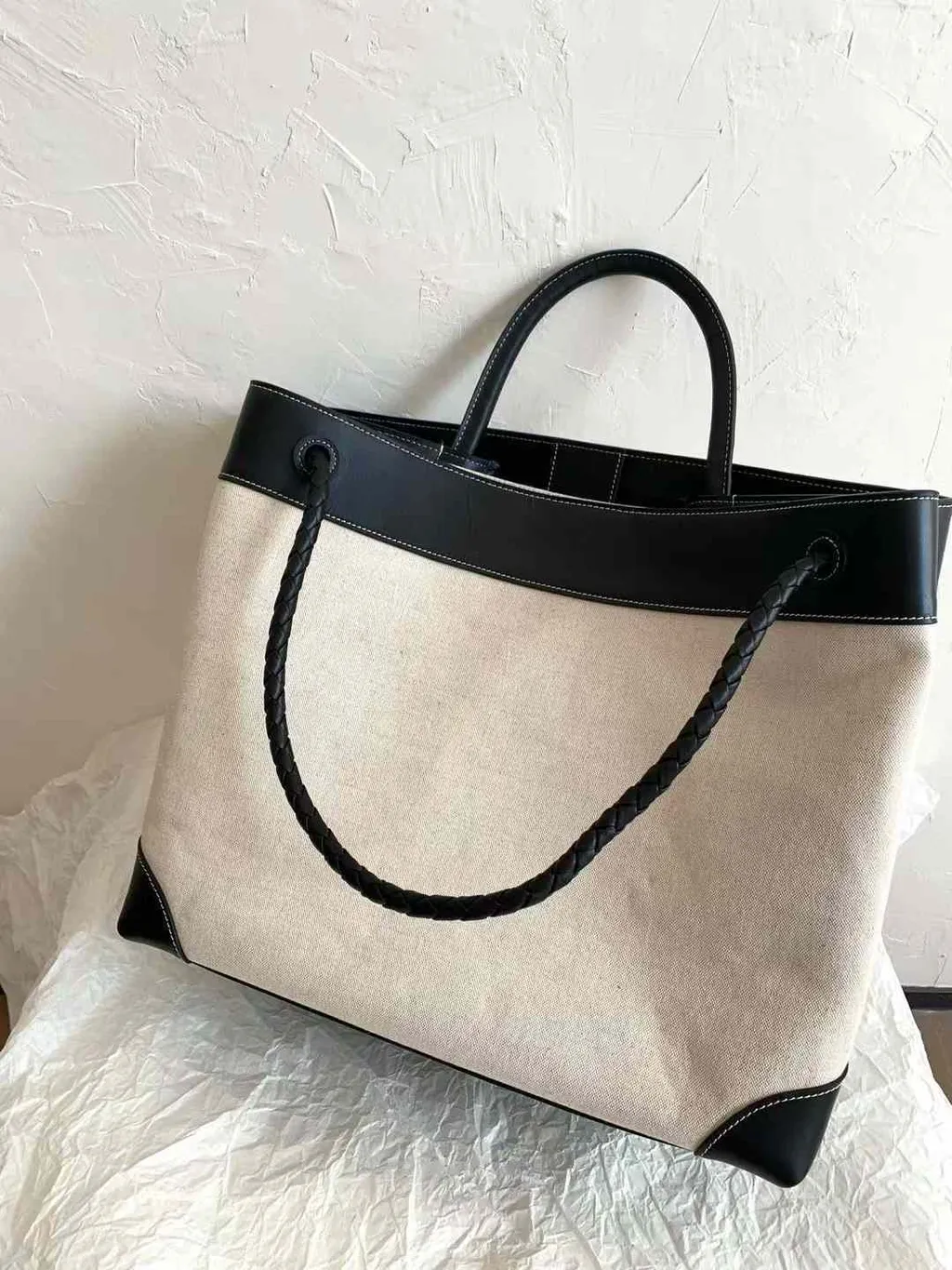 BOTTEGA VENETA ANDIAMO 帆布拼皮肩背包 帆布黑 大號 16.19.00