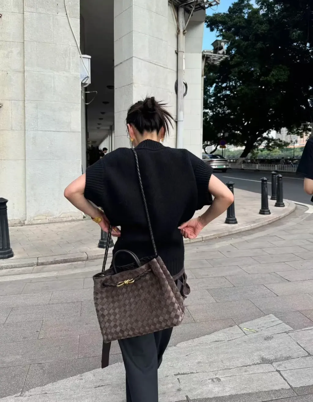 BOTTEGA VENETA ANDIAMO 麂皮深棕 小號:中號IMG_0071